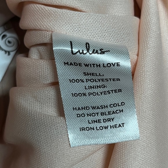 Lulus Jumpsuit Medium Pink Floral Ruffle V-Neck Sleeveless Shorts Romper  3688 - Picture 5 of 8